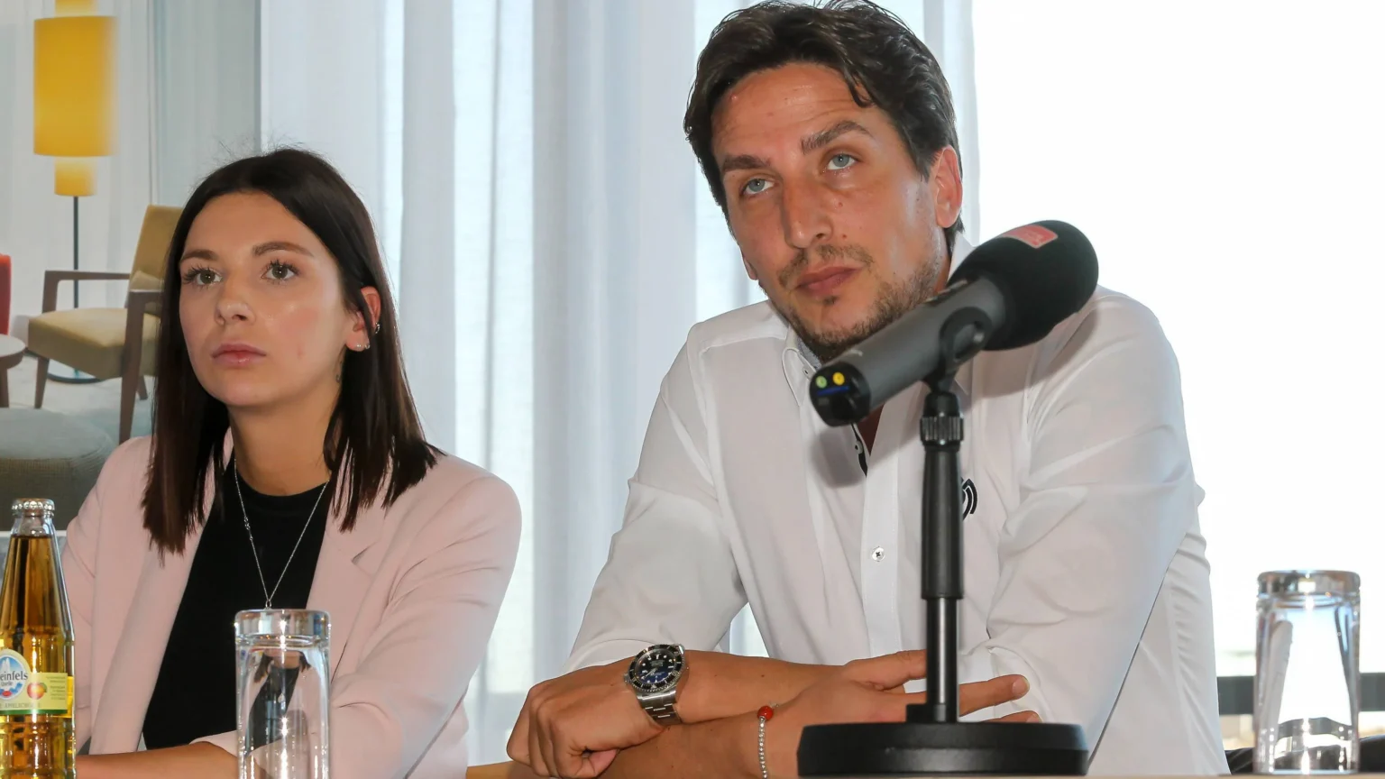 Dina Voss: Das stille Leben hinter dem Fußball-Rampenlicht dina voss